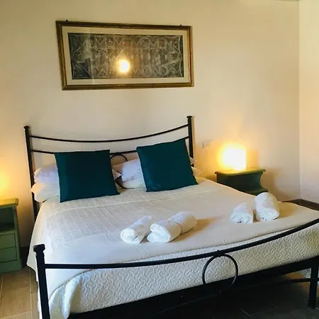 Flara Bed & Breakfast 3*